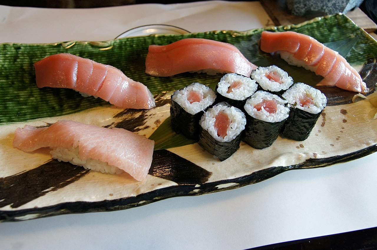 金枪鱼为什么停止游泳就会死掉,金枪鱼为什么停止游动会死