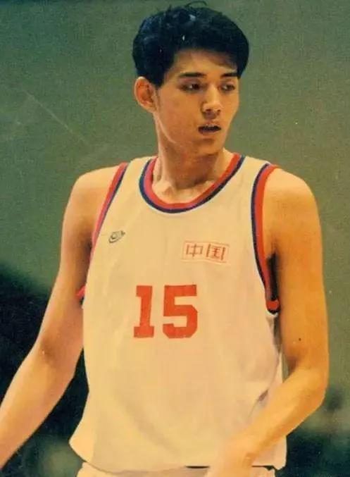 巩晓彬几次婚姻,与巩晓彬相恋九年