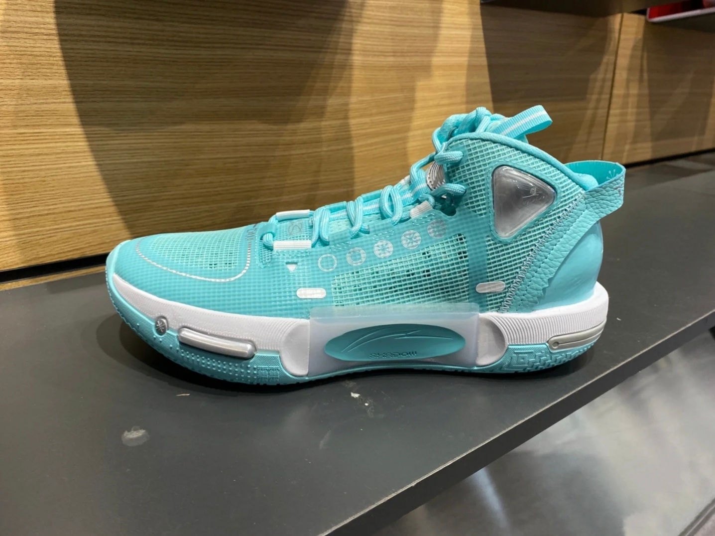 李宁幻影四哪个配色更值得入手,李宁韦德系列封锁