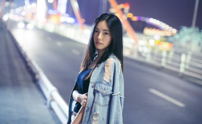 跟追的女生聊天聊什么话题,追女生没有话题聊天了怎么办