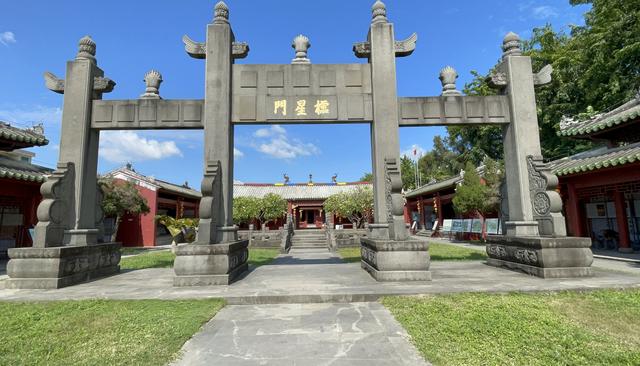 三亚崖州千年古城,说三亚美景的句子