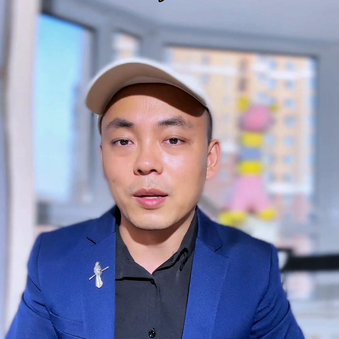 说话词穷表达不出来,讲话时说的与心里想表达的不一致