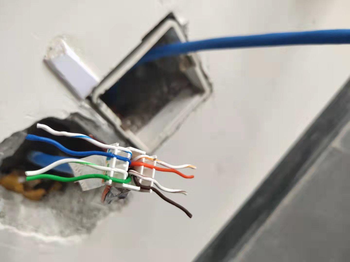 家里网线是怎么走线的,网线怎么实现信号传输