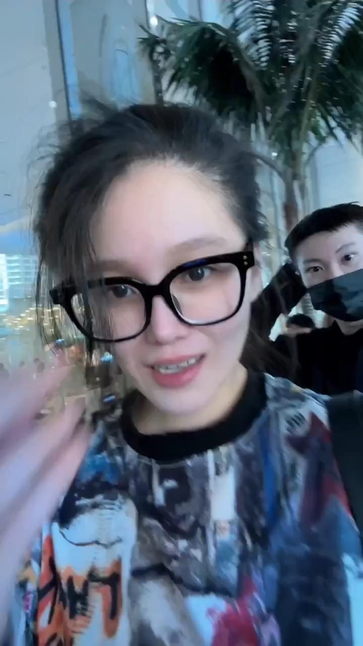 赵本山女儿球球自曝今年想结婚,赵本山女儿球球与男友同框