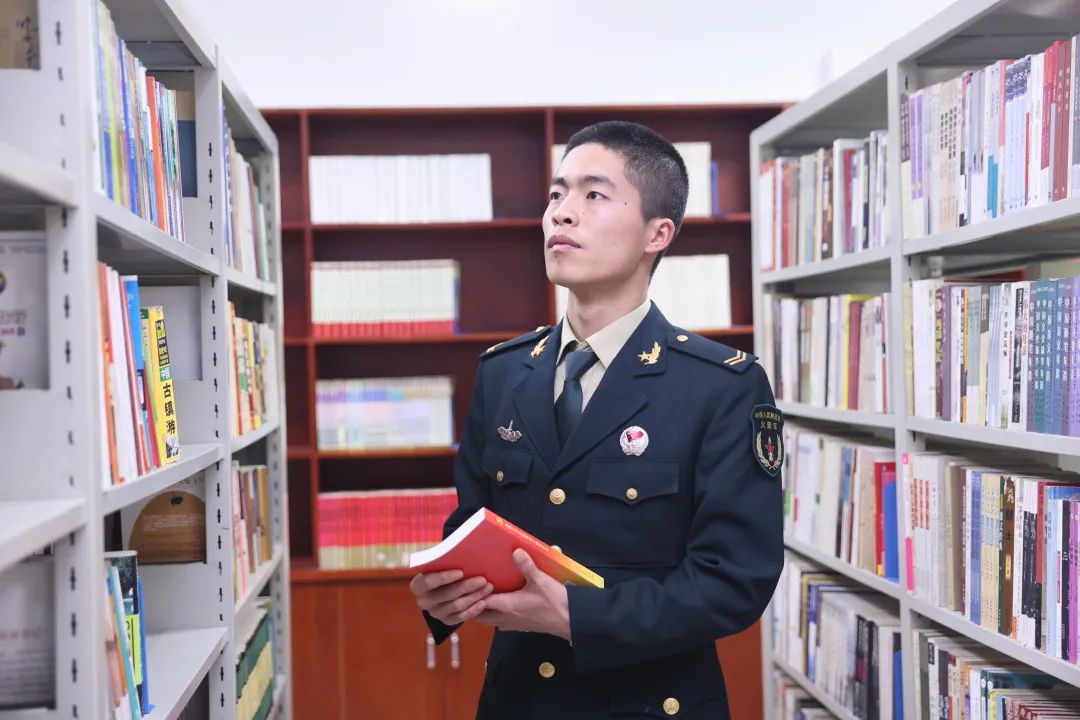 军营青春视频,镜头下的军营青春岁月