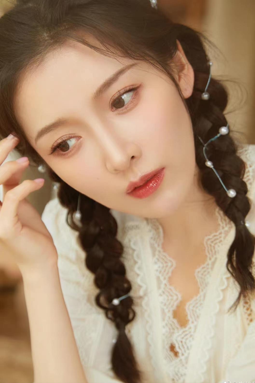 岁月染指红颜,爱情逊色流年吗