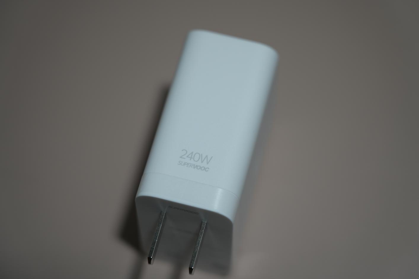 真我gtneo5正式发布支持240w闪充,真我gtneo5将搭载240w快充