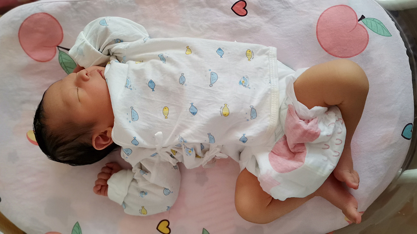 如何给宝宝睡个好头型图解,怎样给宝宝睡出好头型