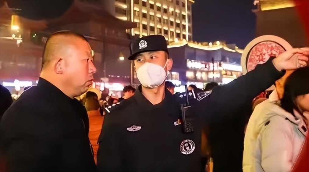 璀﹀療涓轰綘骞冲畨鍥㈠渾淇濋┚鎶よ埅,璀﹀療鍥炲鍧氬畧宀椾綅瀹堟姢涓囧鍥㈠渾