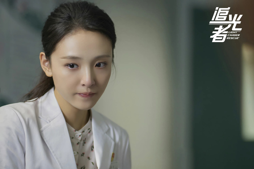 才播出三集就好评不断,追光者豆瓣