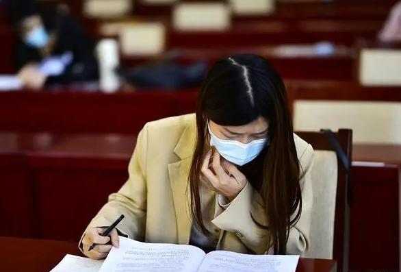 在税务局工作工资高吗,在税务上班工资待遇怎么样