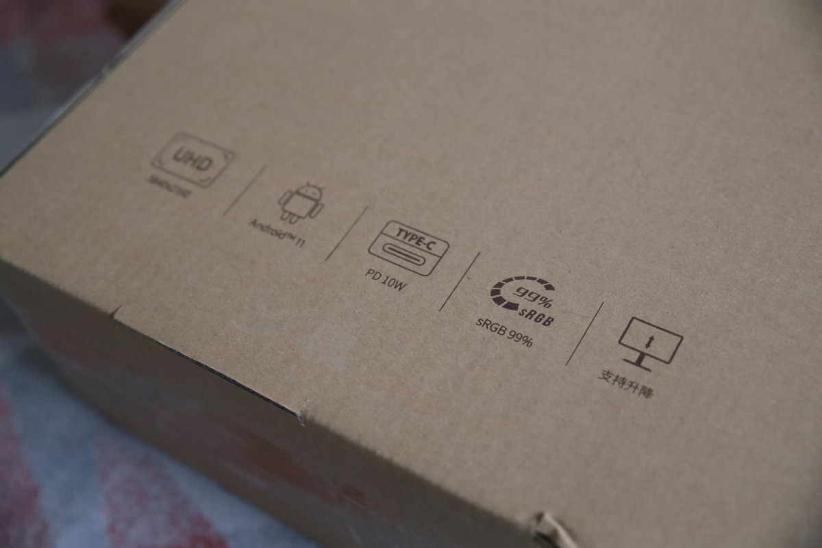 是显示器更是电视机，深度评测元创师icustom28H24k智慧显示器