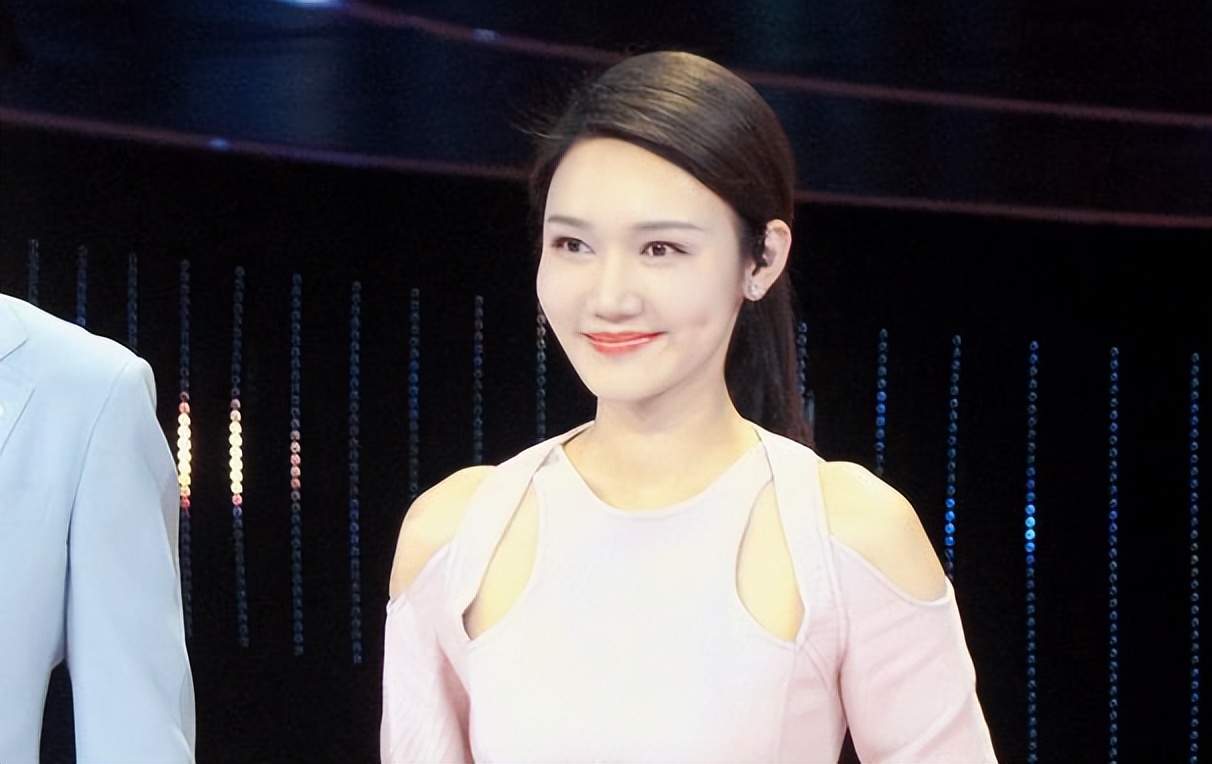 龙洋和马凡舒谁是央视一姐,马凡舒龙洋被采访