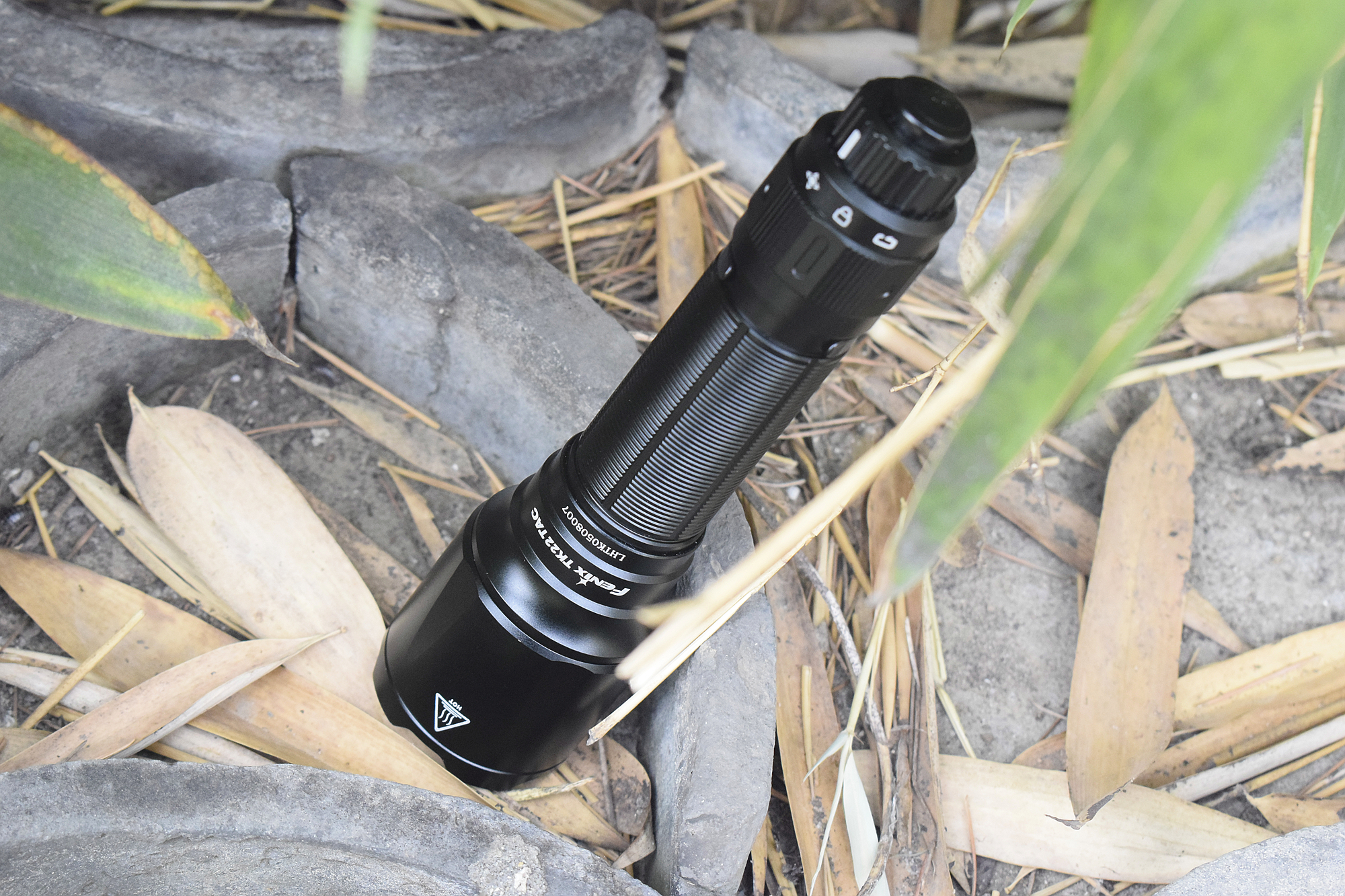 菲尼克斯tk75-2018手电评测,fenix菲尼克斯tk16v2.0战术手电筒