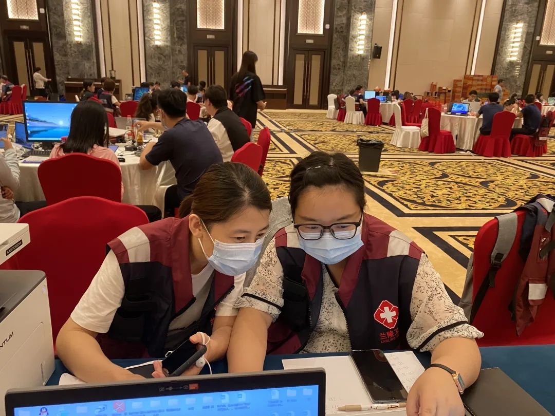 抗击疫情忙碌的流调人员,奔赴疫情前线的人