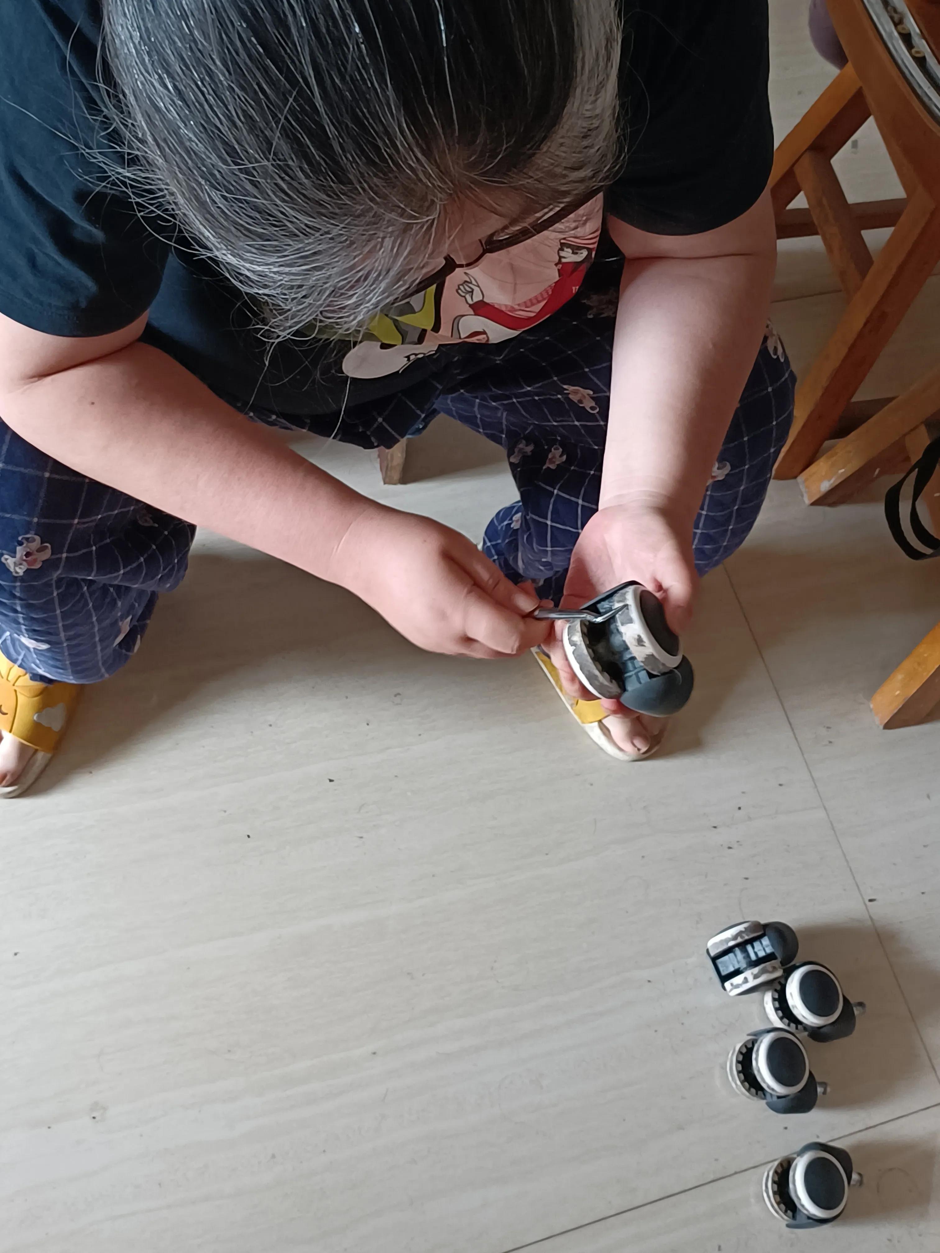 旧转椅改造翻新,办公转椅靠背调节维修