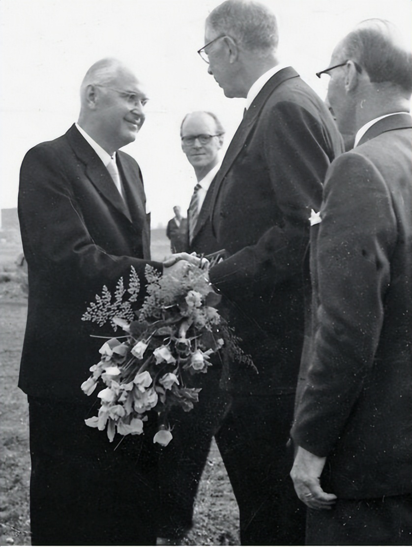 一张床垫卖到400万天价,它到底凭什么?|向老消费学习