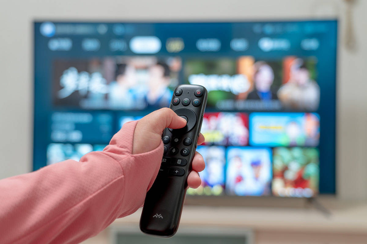 雷鸟鹏655寸4K游戏电视评测,雷鸟55寸曲面电视测评