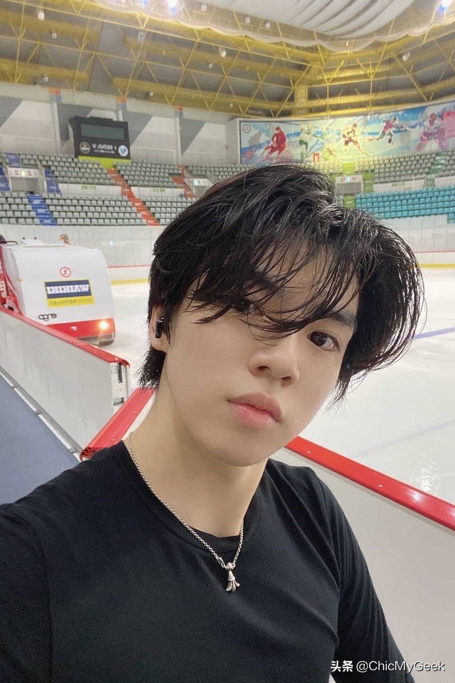 韩国花滑选手车俊焕爆红，高颜值像宋江+韩素希