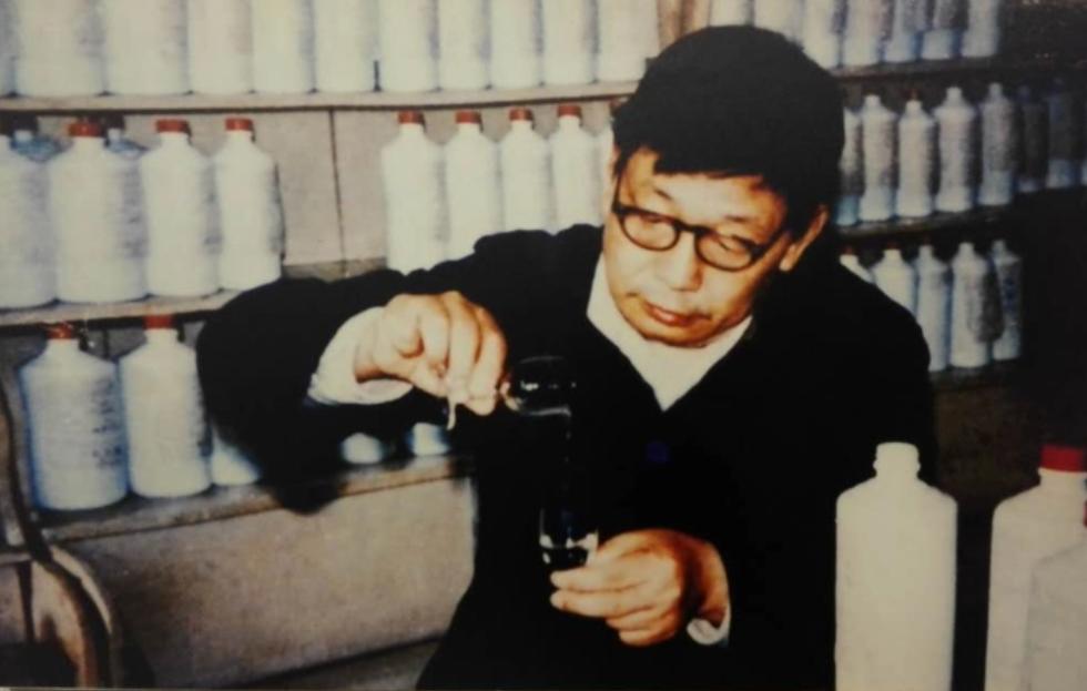 永丰蓝瓶和红星二锅头蓝瓶哪个好,永丰二锅头为何比红星跟牛栏山贵