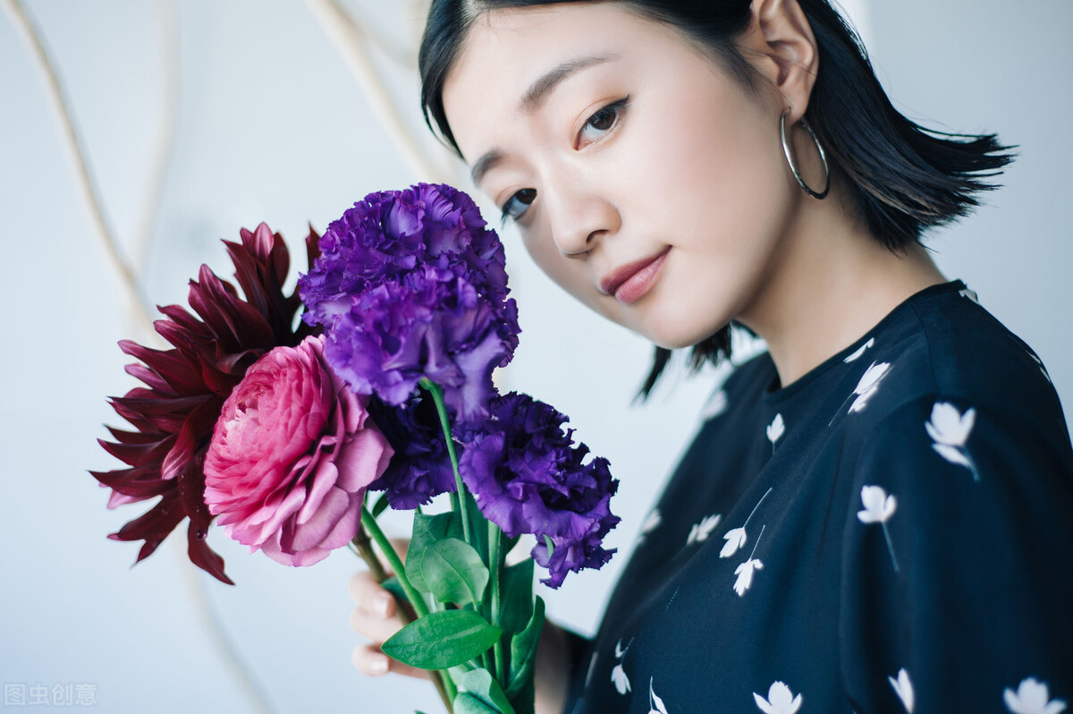 女生最近工作很忙该怎么找她聊天,女生工作很忙没时间聊天怎么办