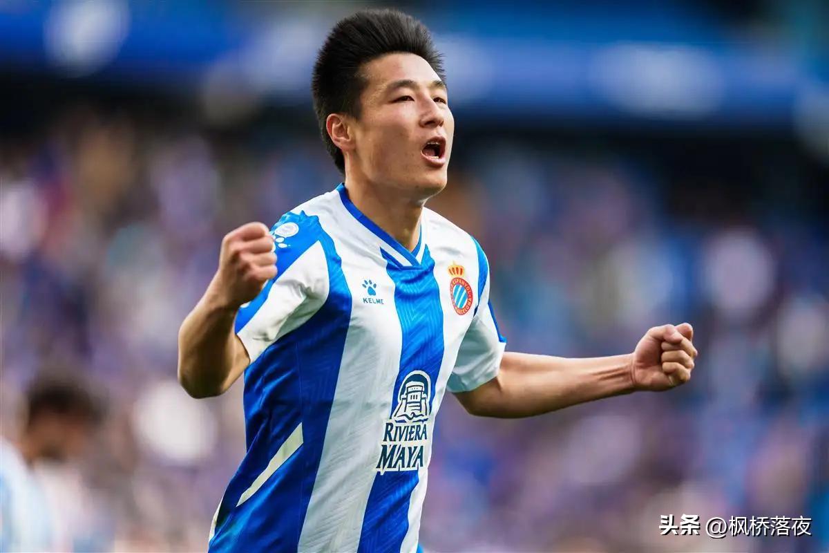 武磊接过西班牙人七号球衣,上海申花武磊最新消息