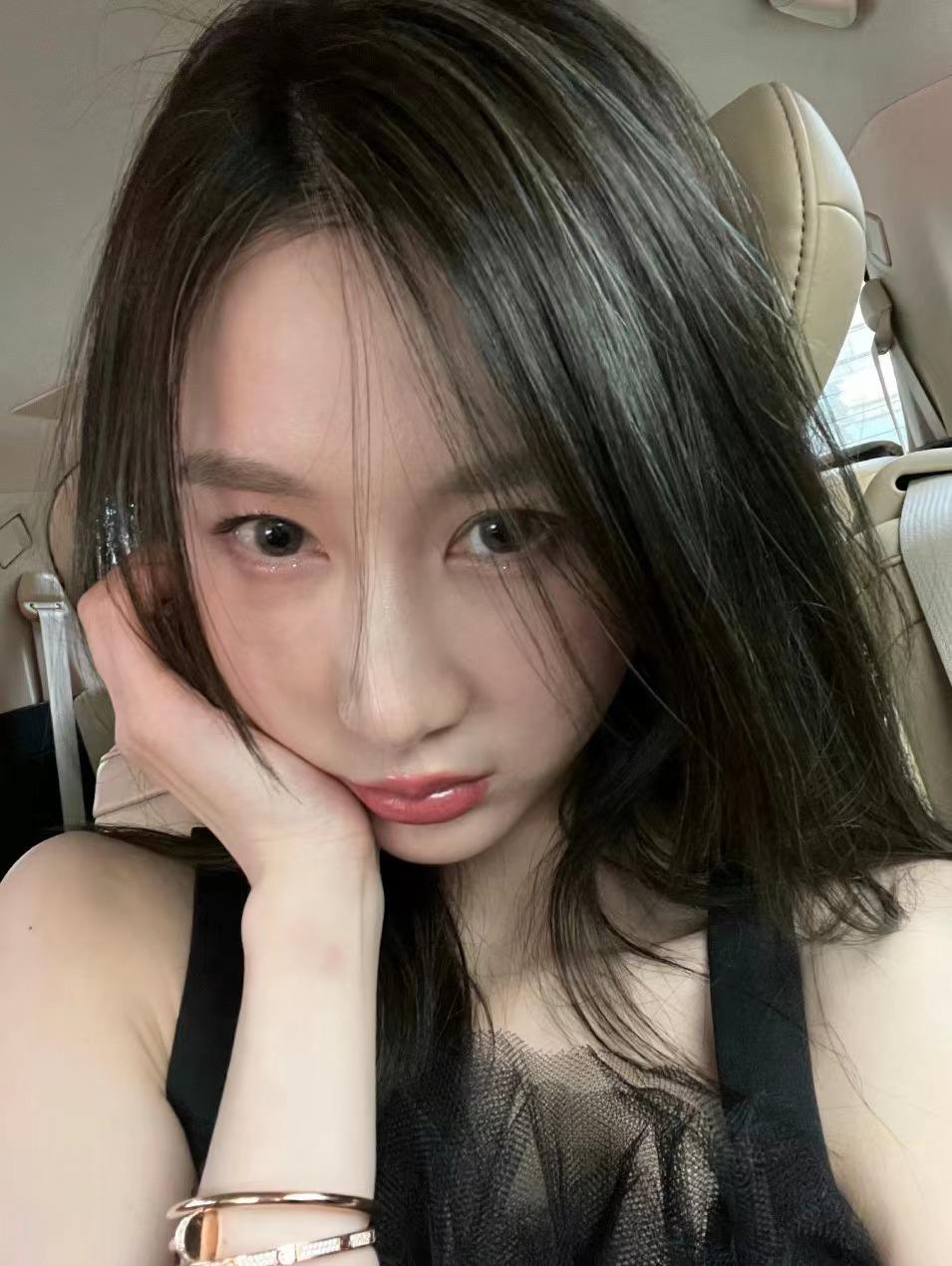 周鹏和老婆近照,周鹏与妻子照片