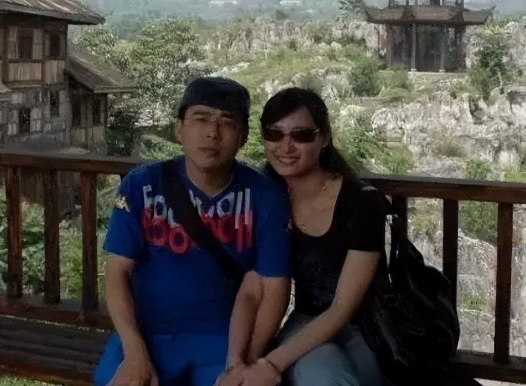 *养包**女大学生，口无遮拦被除名，前央视主持人阿丘现已走向末路