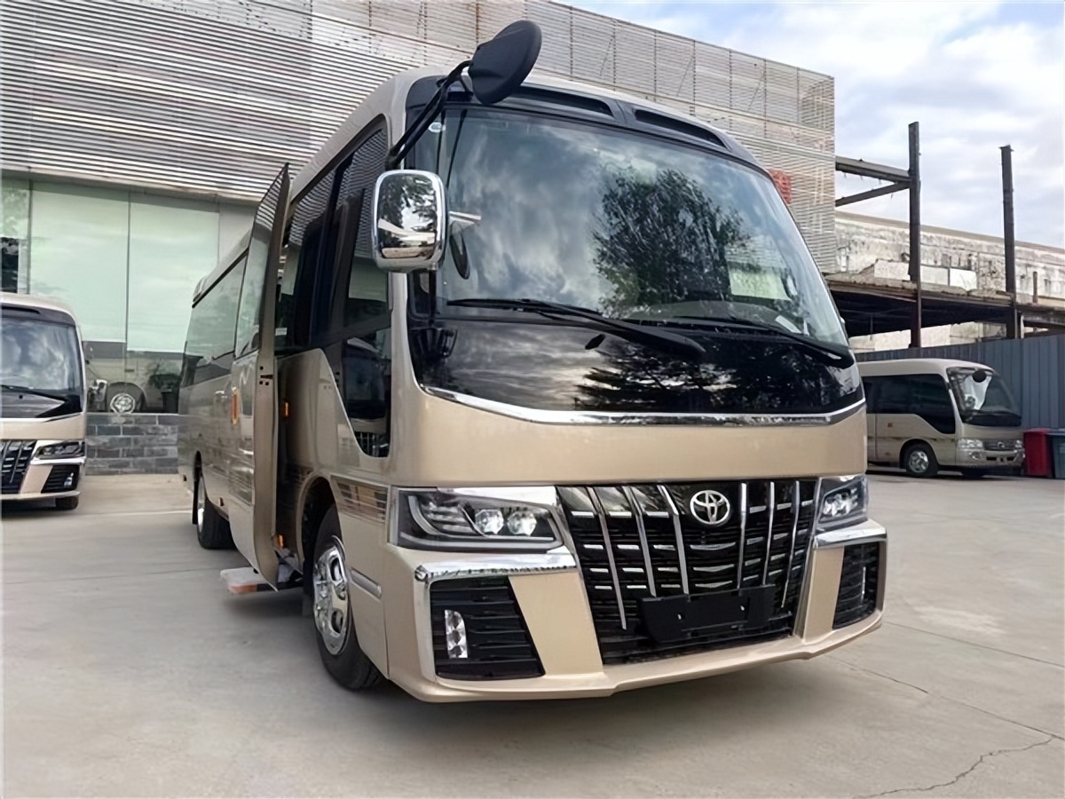 九龙考斯特和丰田考斯特的区别,丰田考斯特厂家高端定制考斯特