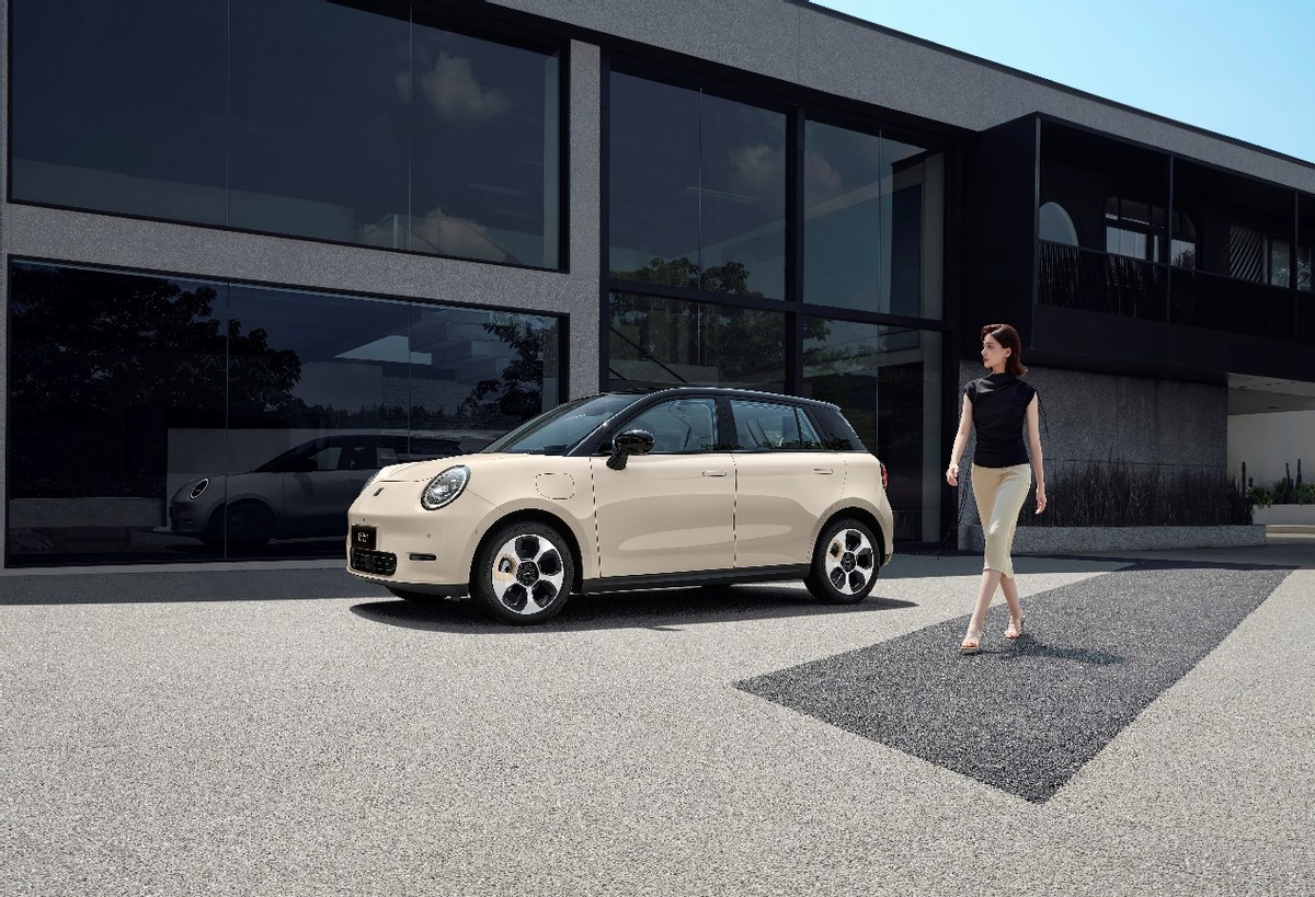 售价8.99万元起钇为3全球上市重新定义纯电*级A**车