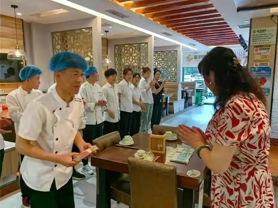 银川烧烤店老板身价近亿元,宁夏银川一烧烤店燃爆老板身价