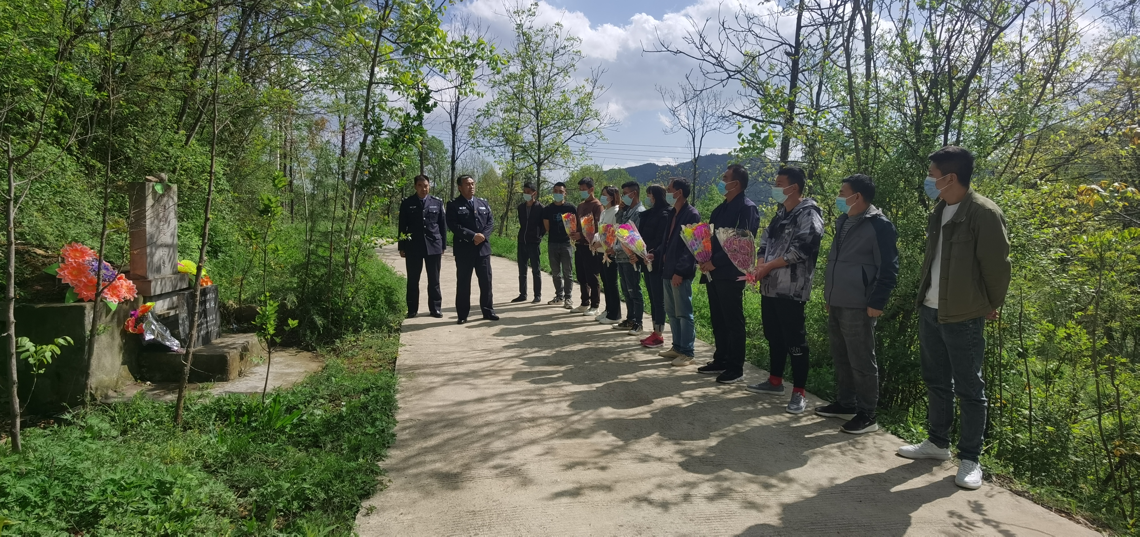 洛南县司法局保安司法所组织社区矫正对象开展“追忆先烈·珍惜自由”教育活动