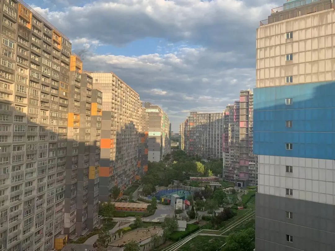 北漂神盘北京像素成“雷区”：房价近乎砍半，年轻人无比想离开它