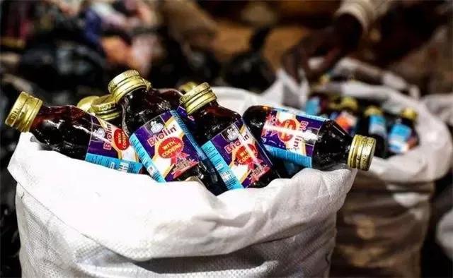 “止咳糖浆”在非洲成为爆款！空瓶堆积成山，背后原因令人心酸