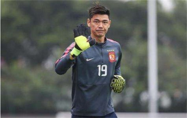 曾诚申花门将视频,广州恒大门将曾诚年薪多少