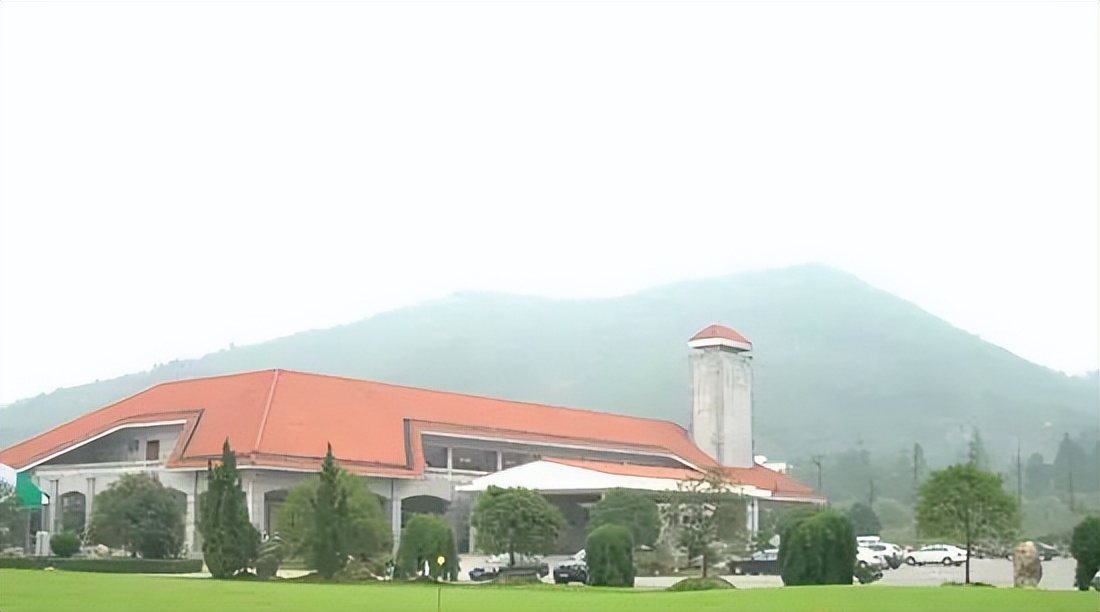 带您领略顶级山崖海景球场,带你们看风景美丽的高尔夫球场