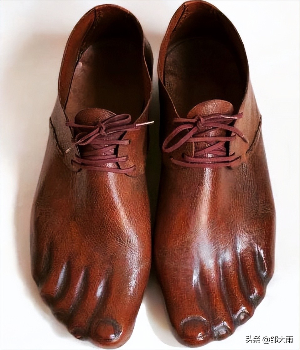 盘点潮牌奇怪鞋子,盘点10双你未见过的奇葩鞋子