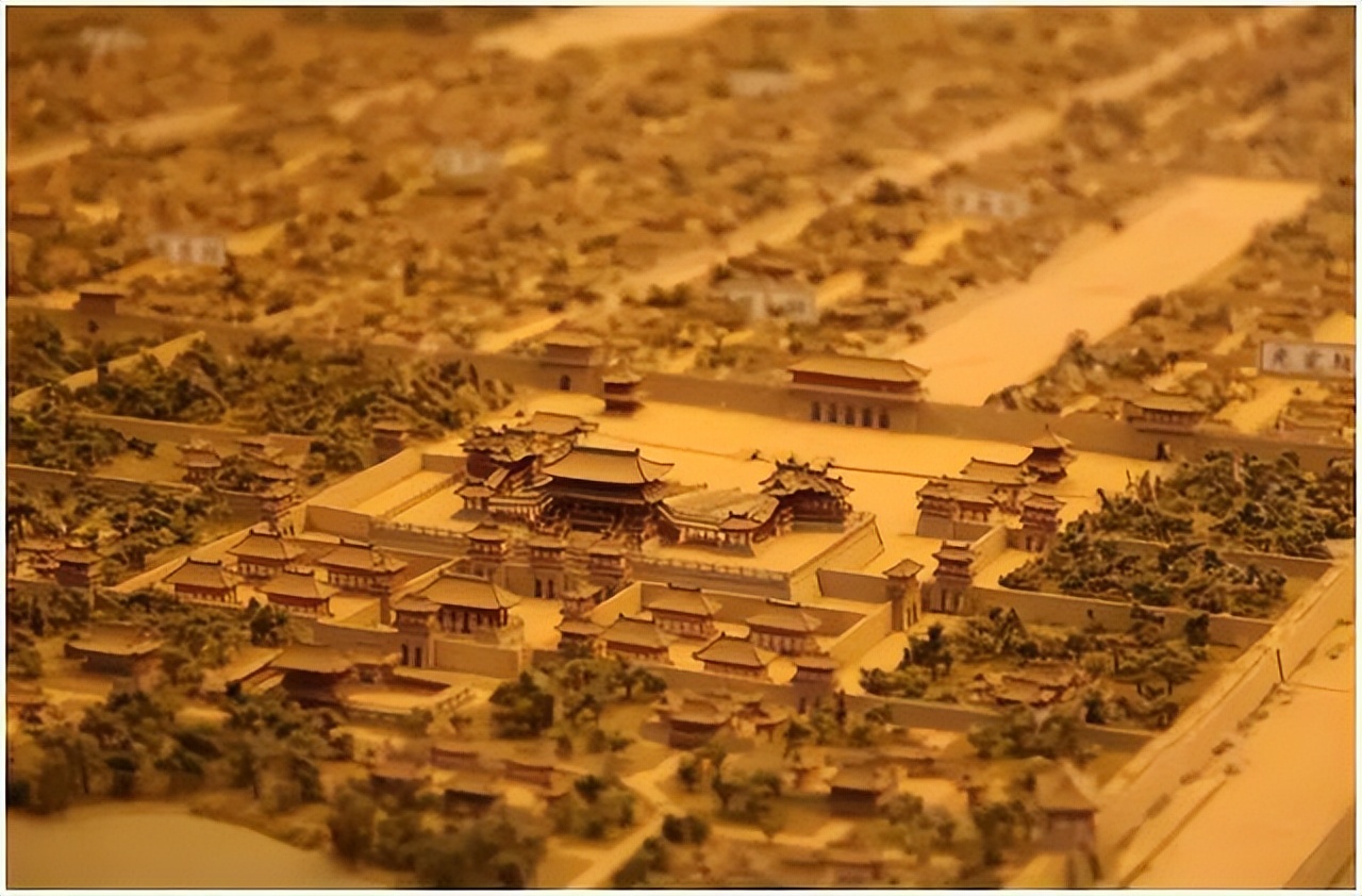 秦汉时期建筑的特点硬朗,先秦时期建筑特征及代表分析