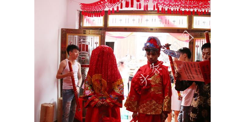 老公全职炒股多年却分文未赚,90后夫妻揭秘炒股