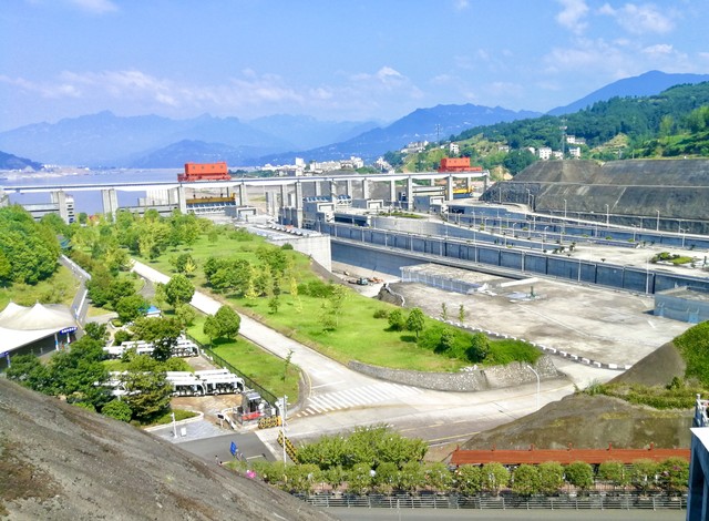 三峡大坝的简介,三峡大坝船闸视频