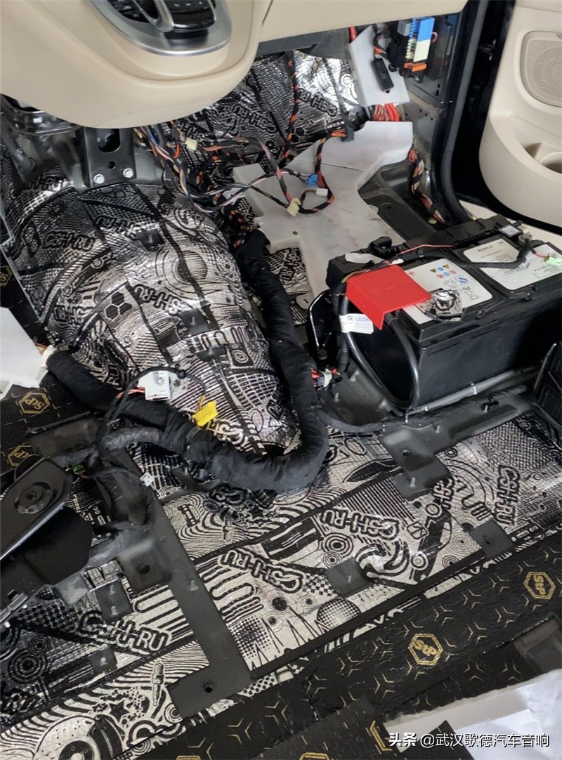 威霆隔音降噪改装,奔驰威霆汽车隔音降噪