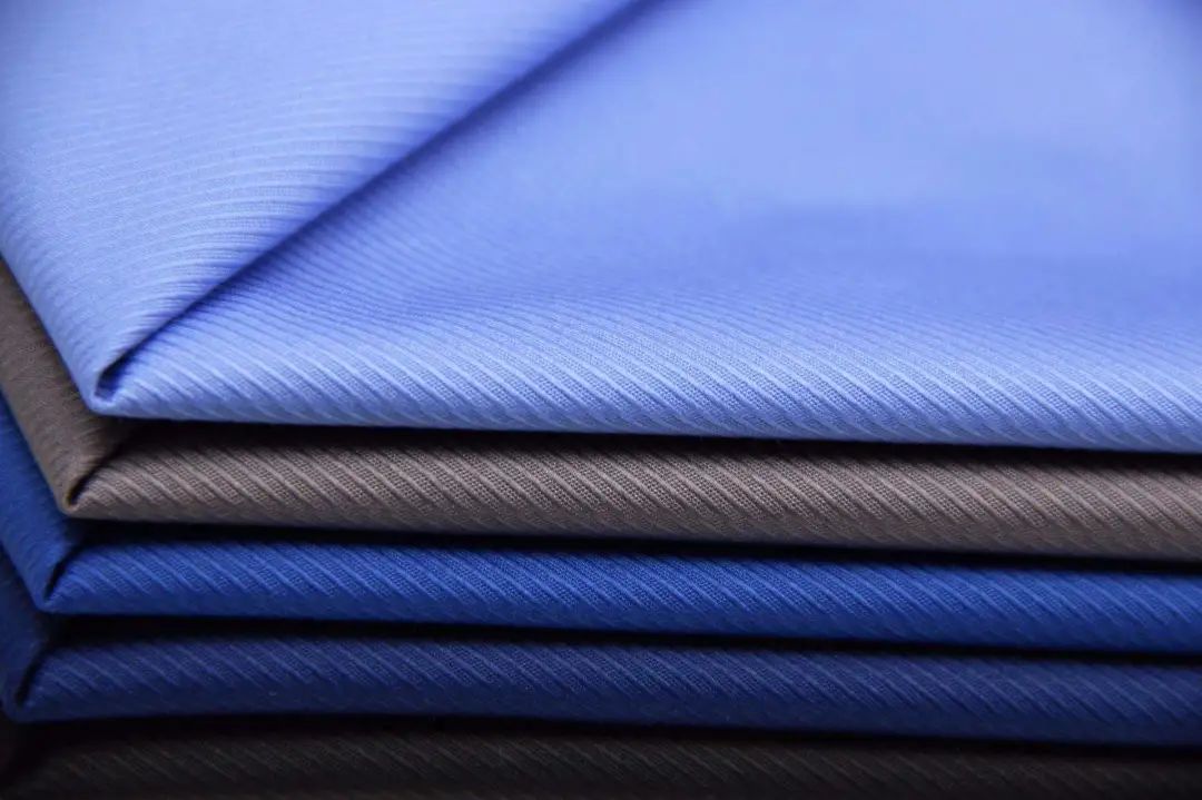 聚酯纤维贴身衣服,贴身衣服是纯棉好还是聚酯纤维好