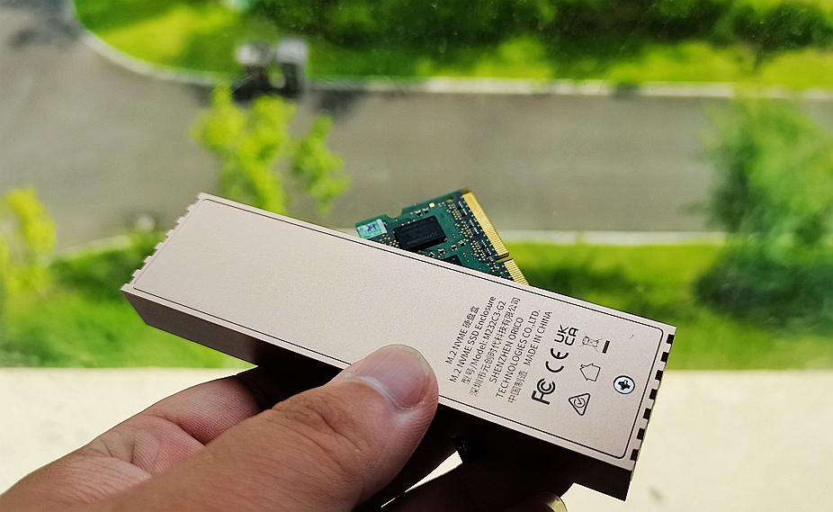 oricom2硬盘盒怎么样,orico透明m2硬盘盒