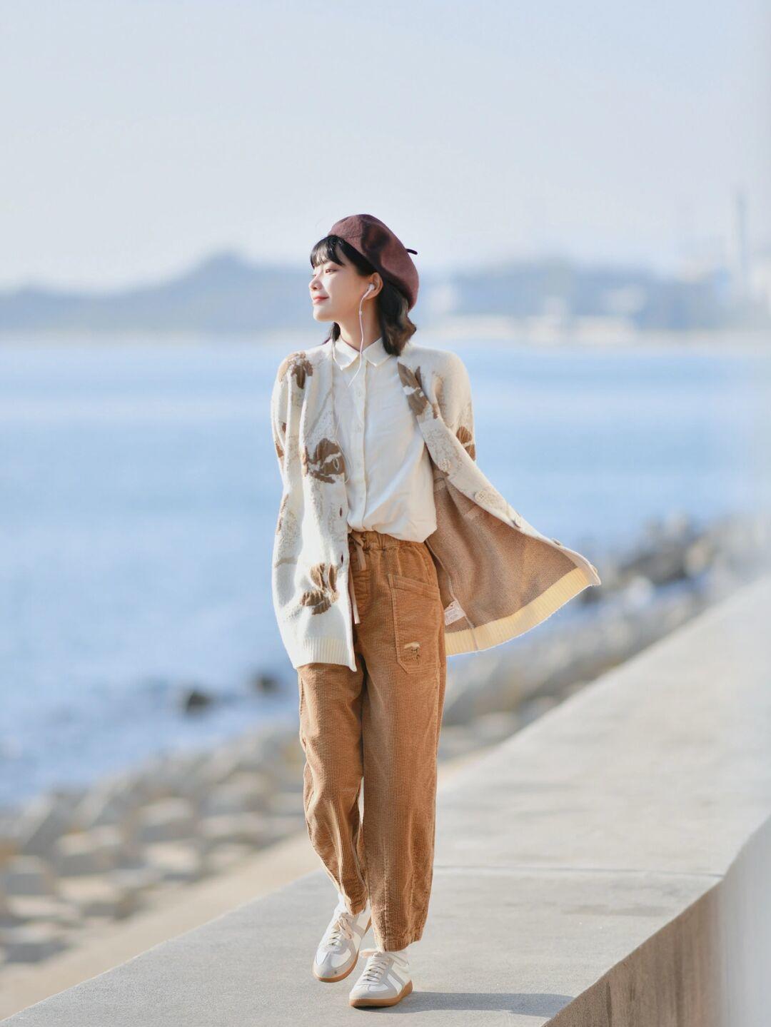 慵懒风中长款开衫毛衣如何搭配,长款毛衣宽松慵懒风开衫怎么搭配