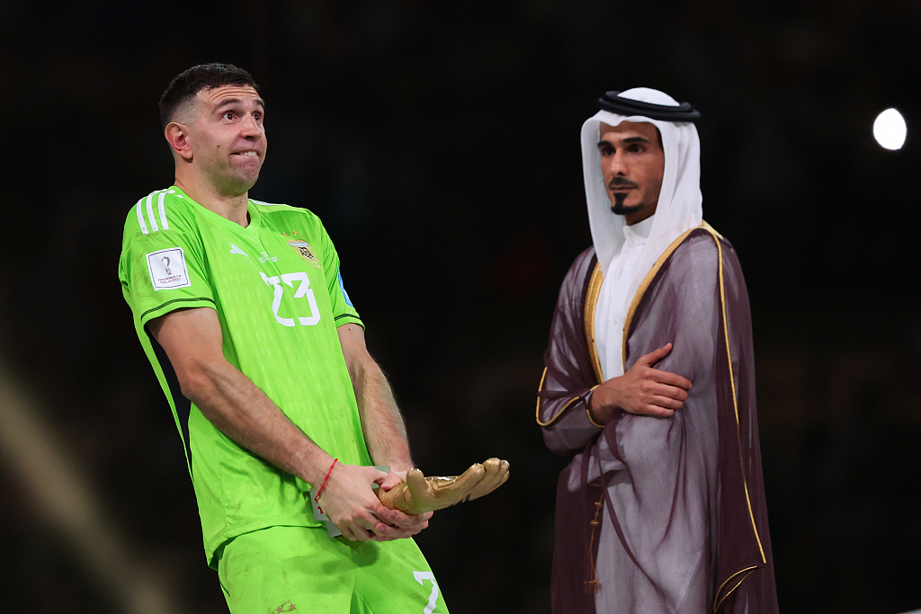 马丁内斯三次乌龙,马丁内斯被打破门