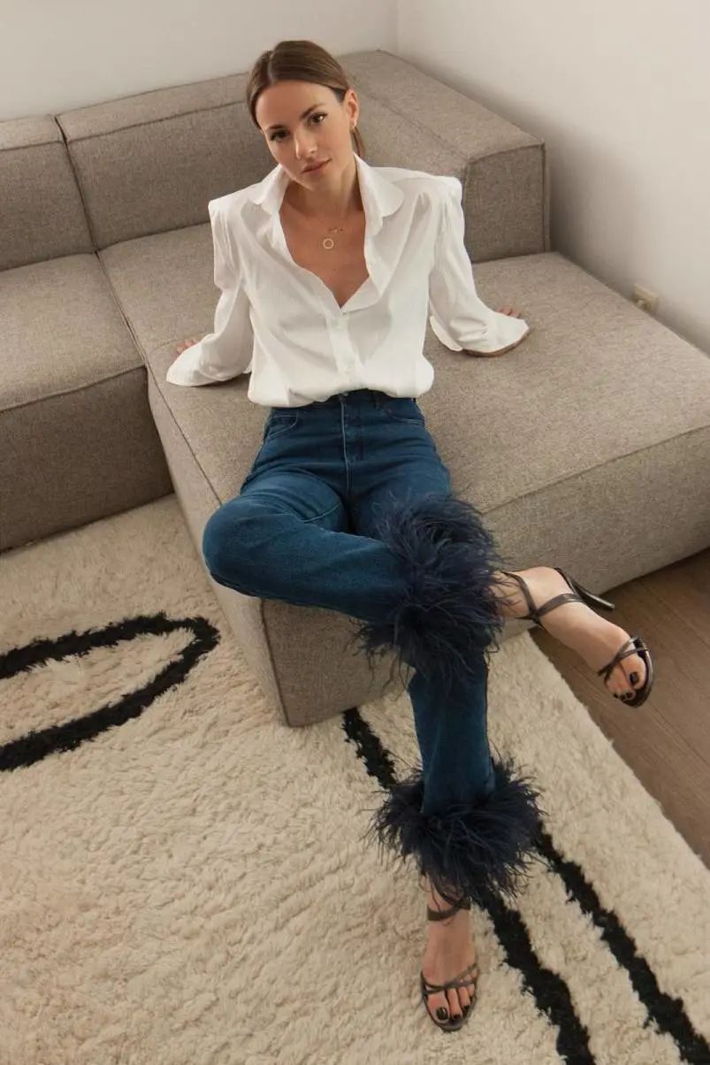 直筒牛仔裤小白鞋穿搭,小白鞋牛仔裤秋冬穿搭图片