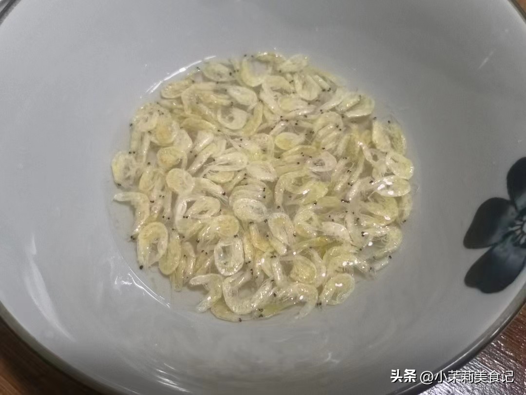 黑芝麻是不是高钙食物,补钙是白芝麻好还是牛奶好