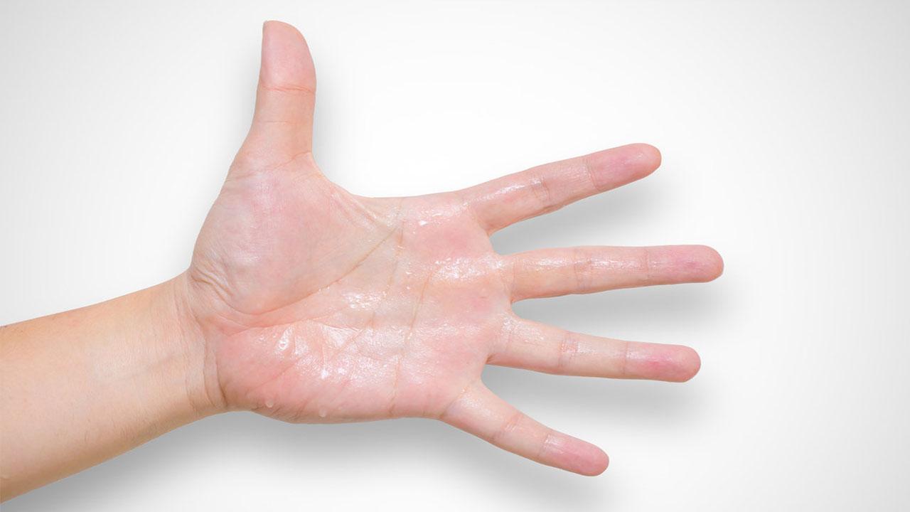 一饿胃就不舒服心慌手抖吃什么药,饿的时候心慌手抖全身无力喝糖水