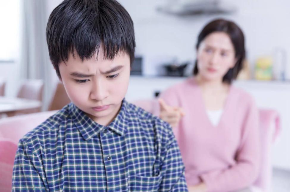 14岁女孩子叛逆期家长如何管教,十五岁的女孩叛逆该如何教育