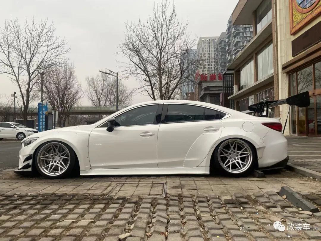 马自达车阿特兹改17寸锻造轮毂,全新马自达阿特兹能变得更美吗